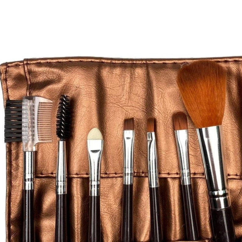 Set Portabil 7 Pensule de Machiaj, Capete din Silicon Moale și Mâner Plastic, Ideale pentru Aplicare Mască și Produse de Îngrijire, Include Husă de Depozitare, Maro