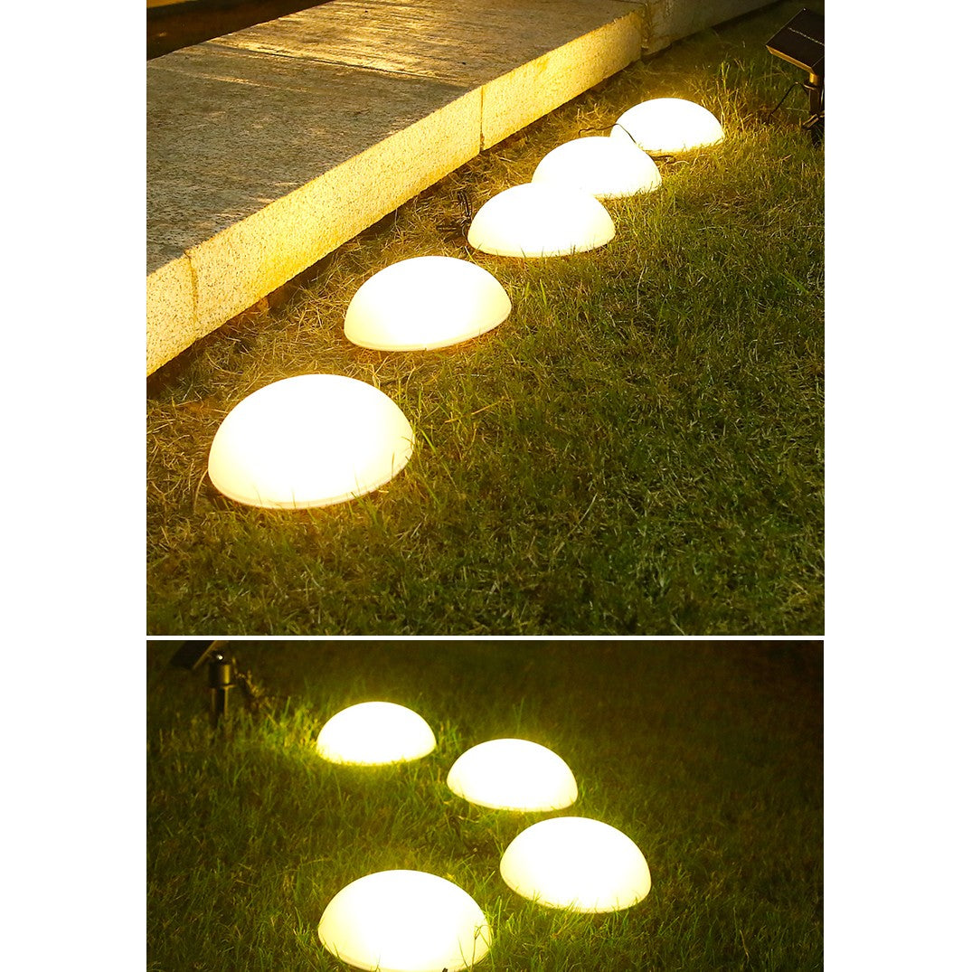Lampa Solara de Gradina in Forma de Ciuperci, Set 5 Bucati, Lumina Calda 3000K, Autonomie 10 Ore, Panou Solar 5.5V, Plastic Rezistent, 15 x 16 cm