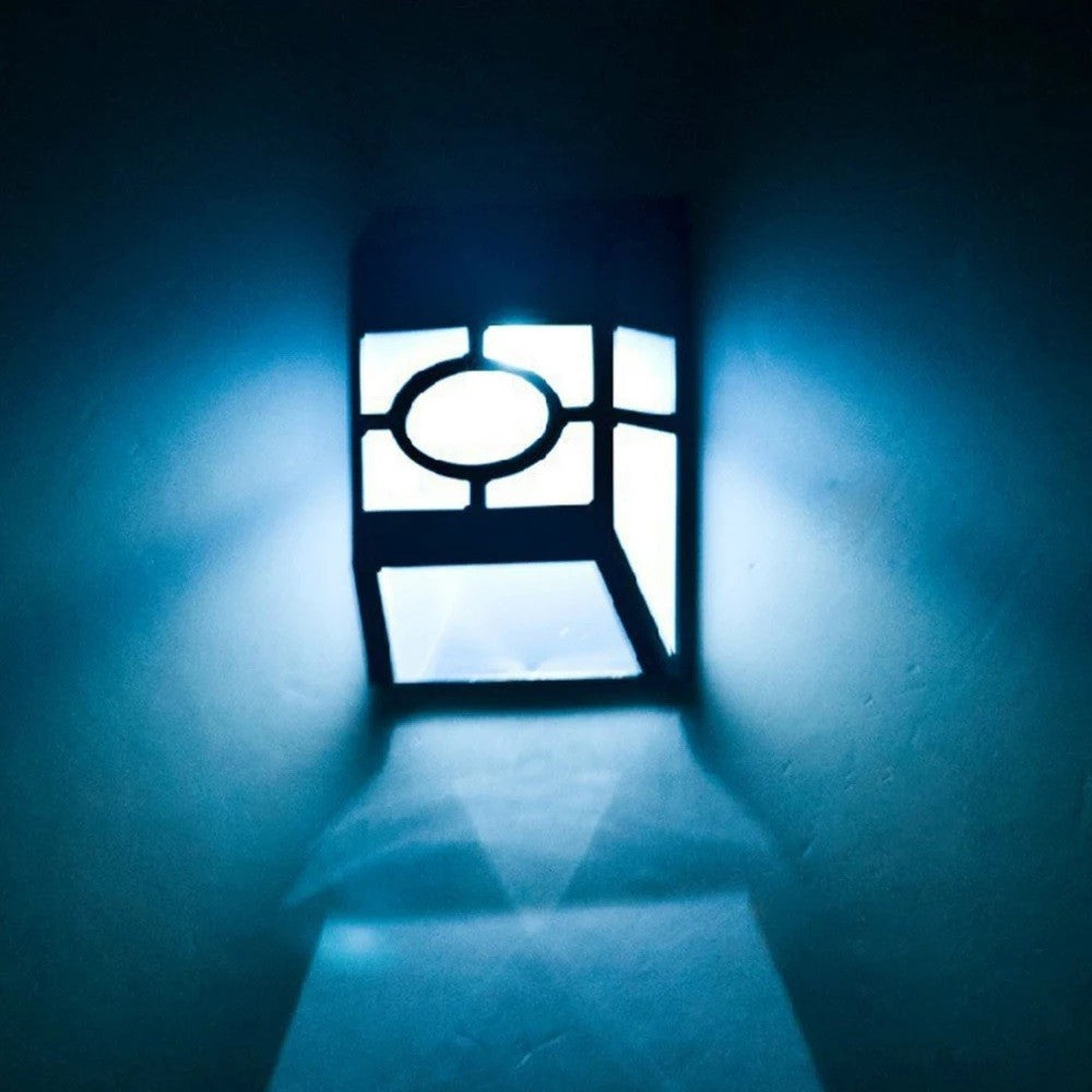Set 4 Lampi Solare LED pentru Gradina, Model Geometric Modern, IP65 Impermeabil, Lumina Alb Rece 6500K, Plastic ABS, 11.8 x 8.6 x 5 cm, Alb/Negru