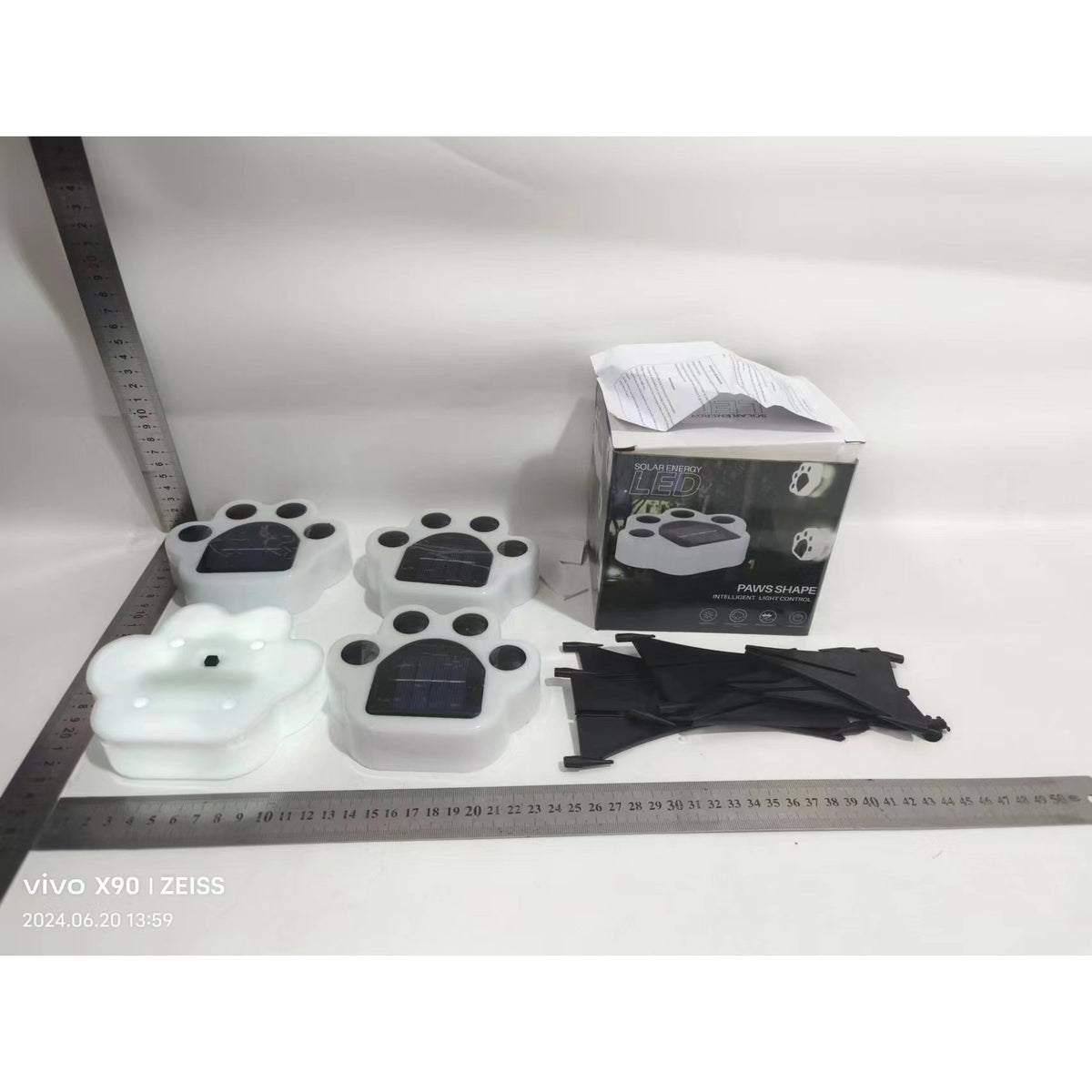 Set 4 Lampi Solare Led Pentru Gradina, Model Laba De Urs, Protectie IP65, Lumina Alb Rece, Autonomie 12 Ore, Material ABS, Negru/Alb, 14 x 13 x 3 cm