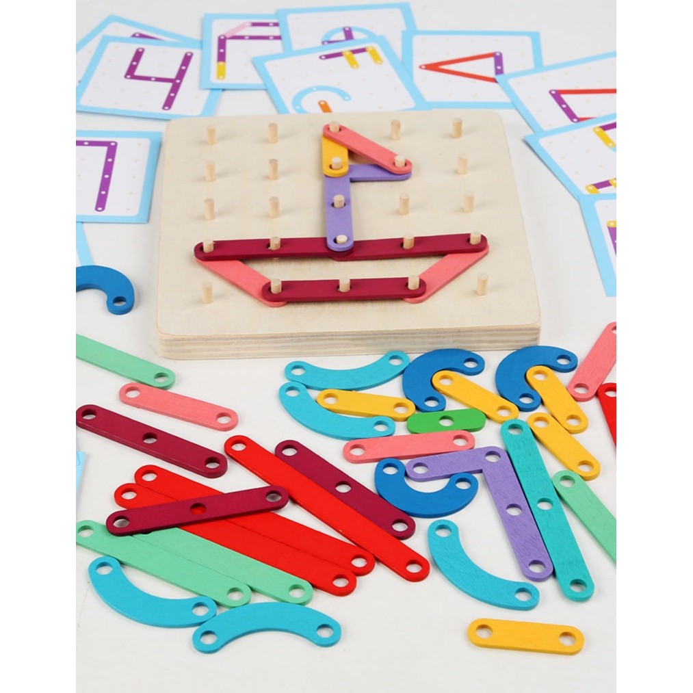Jucarie Montessori Pegboard, Puzzle Educativ din Lemn pentru Invatare Litere si Forme, Include 20 Cartonase si 42 Piese Colorate, 17.8 x 17.8 x 1.5 cm, Multicolor