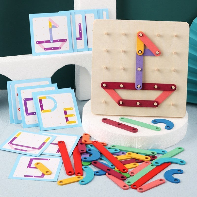 Jucarie Montessori Pegboard, Puzzle Educativ din Lemn pentru Invatare Litere si Forme, Include 20 Cartonase si 42 Piese Colorate, 17.8 x 17.8 x 1.5 cm, Multicolor