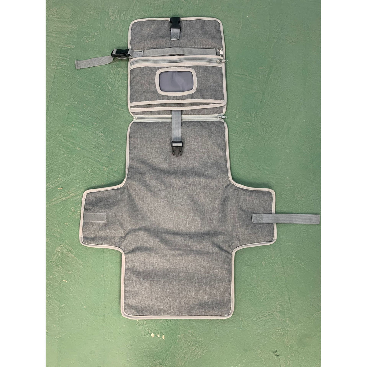Geanta Multifunctionala si Aleza de Schimbat Scutece Portabila, Impermeabila cu Buzunare si Sistem de Agatare, Panza Oxford 300D, 30 x 20 cm, Gri