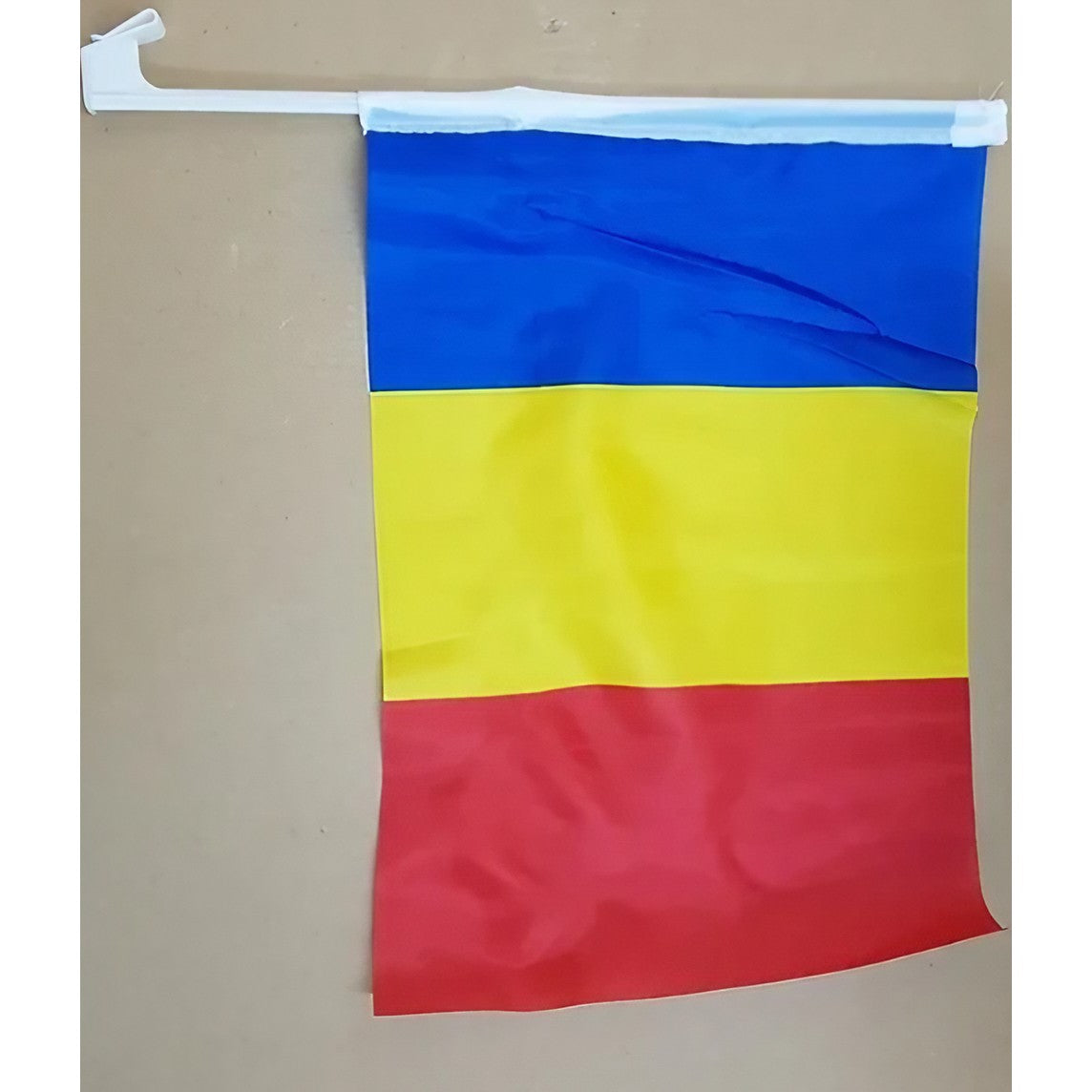 Set 10 Steaguri Tricolor Auto Romania, Drapel cu Suport Plastic pentru Geam, Poliester Rezistent, 45 x 30 cm, Multicolor, 10 Bucati