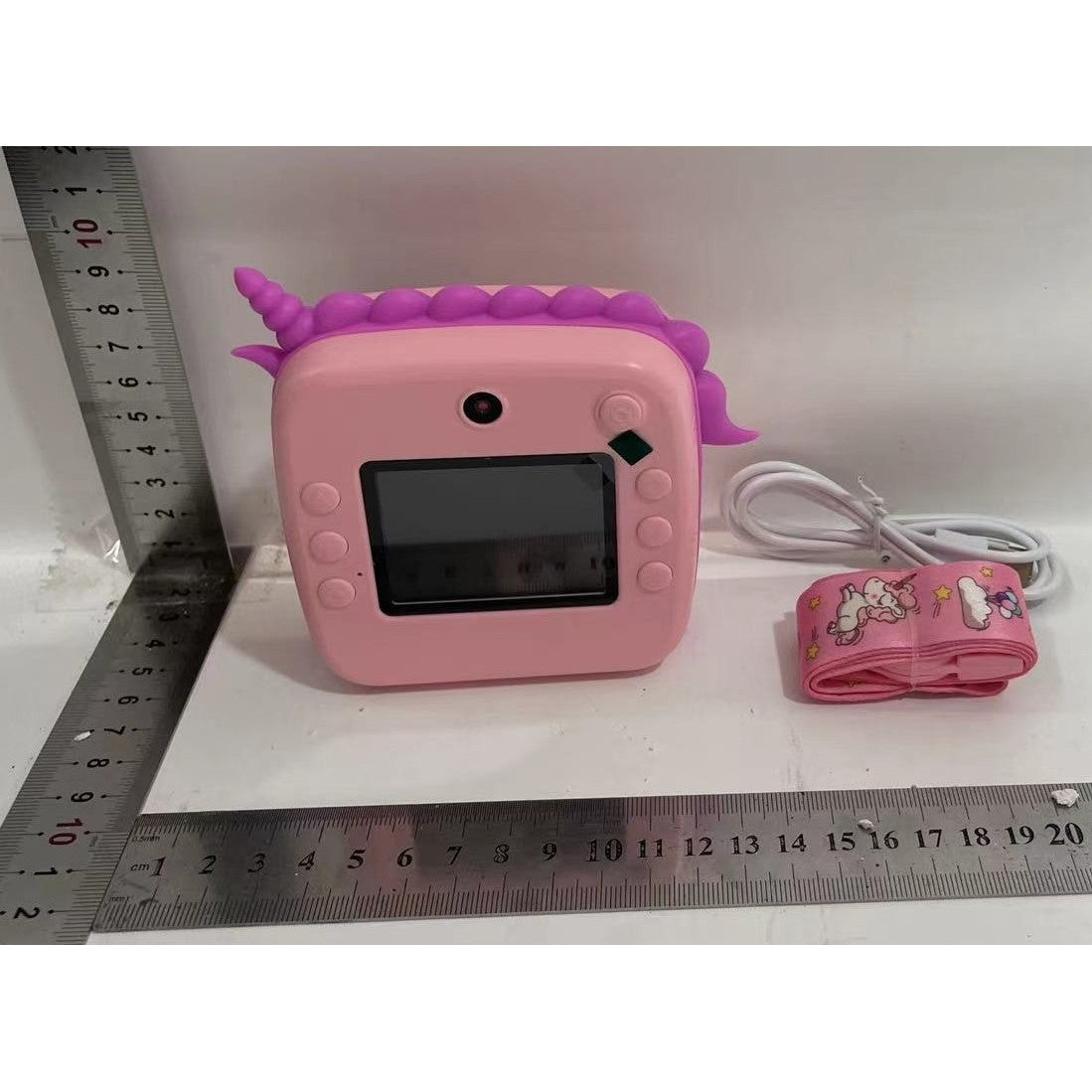 Cameră Foto Instantanee pentru Copii, Imprimare Termică Alb-Negru, Ecran HD 2.4 Inch, 24MP, Video 1080P, Bluetooth, Baterie 1200 mAh, Include 10 Role Hârtie și Markere, Model Unicorn, Roz