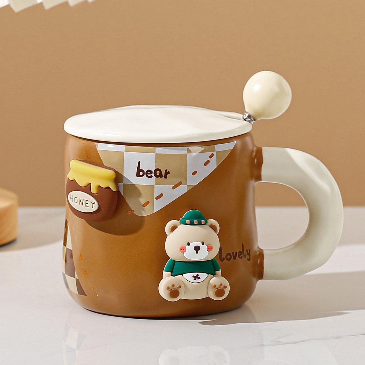 Cana din Ceramica pentru Ceai sau Cafea, Model Urs cu Magnet Detasabil, Capac si Lingura Metalica, 400 ml, Maro
