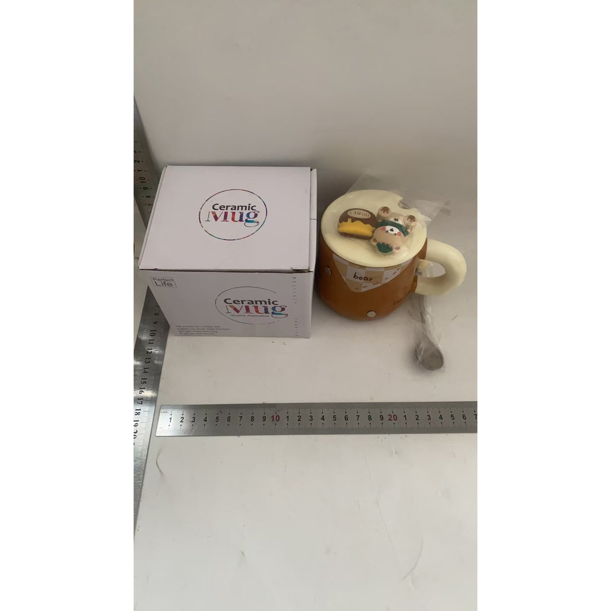 Cana din Ceramica pentru Ceai sau Cafea, Model Urs cu Magnet Detasabil, Capac si Lingura Metalica, 400 ml, Maro