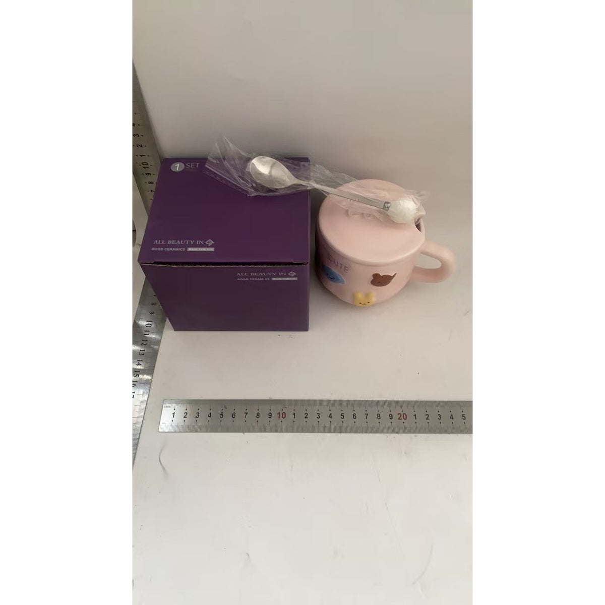 Cana din Portelan pentru Copii, Imprimeu Figurine Animale, Model Cute cu Capac si Lingurita, Ceasca Cafea sau Ceai, 400 ml, Roz