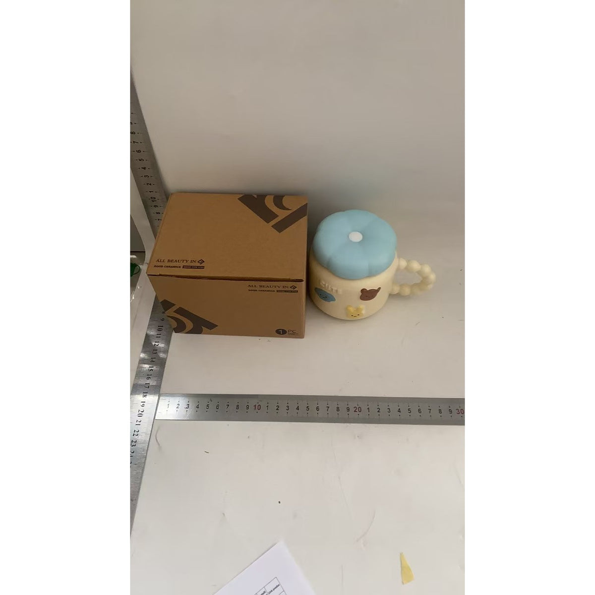 Cana pentru Copii si Cafea, Model Cute cu Figurine Animale, Portelan cu Capac, 400ml, Galben Deschis