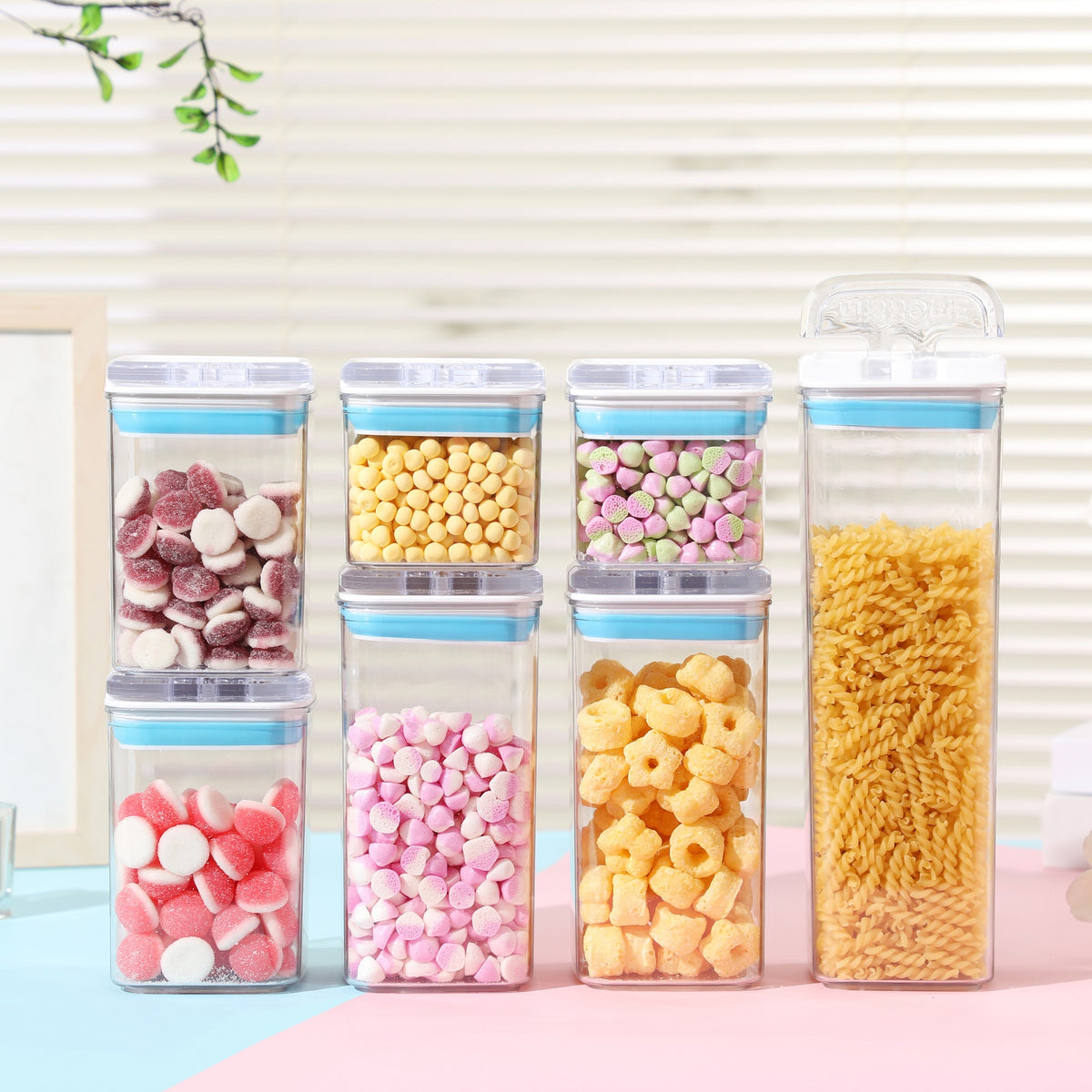 Set 7 Recipiente Depozitare Alimente, Cutii Tip Container pentru Cereale si Ingrediente Bucatarie, Plastic Transparent, Capace Ermetice Alb-Albastru, 2x0.5L, 2x0.8L, 2x1.2L, 1x1.9L