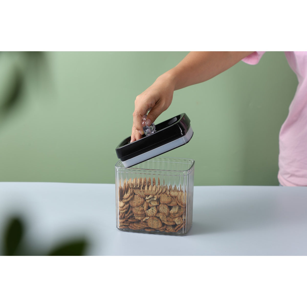 Set 6 Recipiente Organizare Alimente, Inchidere Ermetica cu Silicon si Maner, Plastic Transparent, 4 x 1.5l si 2 x 3.3l