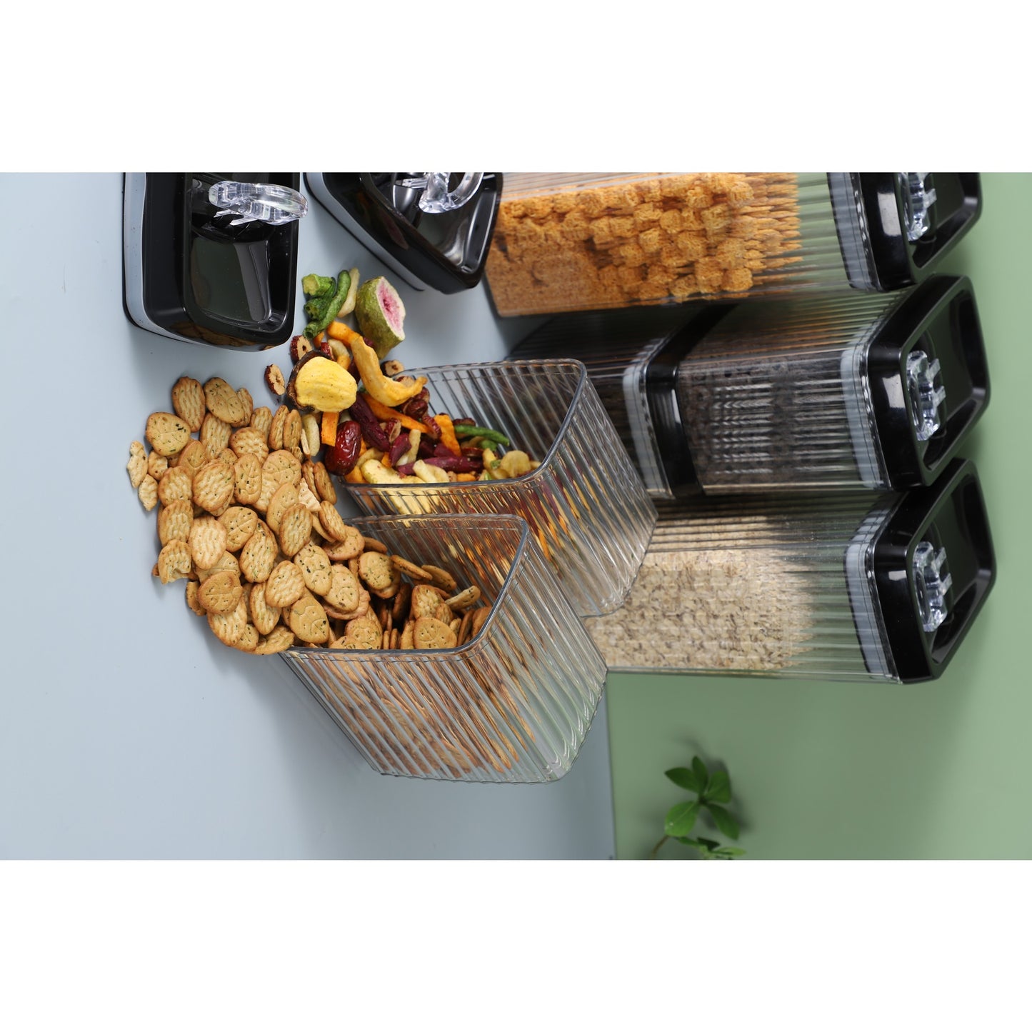 Set 5 Recipiente pentru Depozitare Alimente, Inchidere Ermetica cu Silicon si Textura Ondulata, Plastic PP si PET, 4 x 1.5l si 1 x 3.3l, Transparent