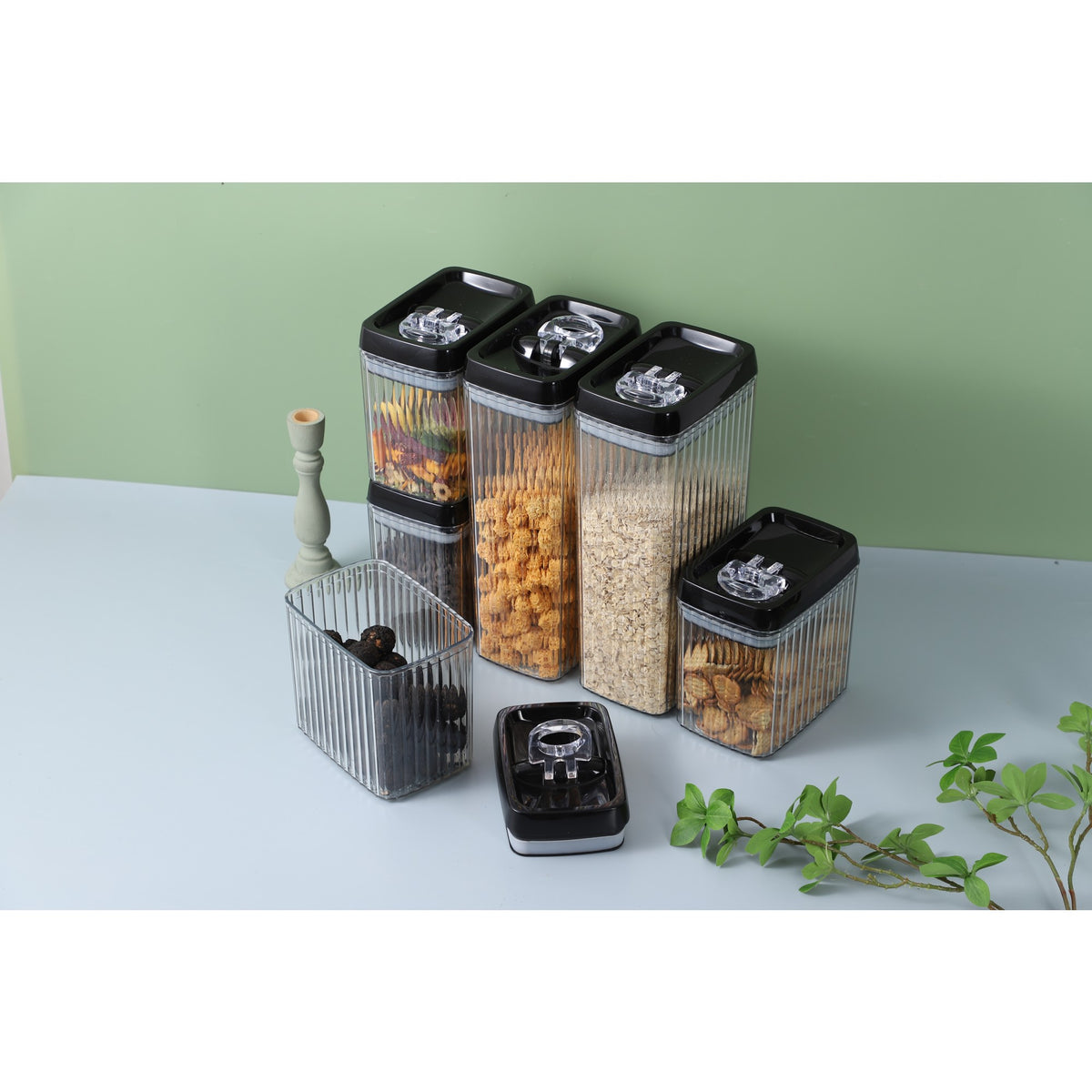 Set 5 Recipiente pentru Depozitare Alimente, Inchidere Ermetica cu Silicon si Textura Ondulata, Plastic PP si PET, 4 x 1.5l si 1 x 3.3l, Transparent