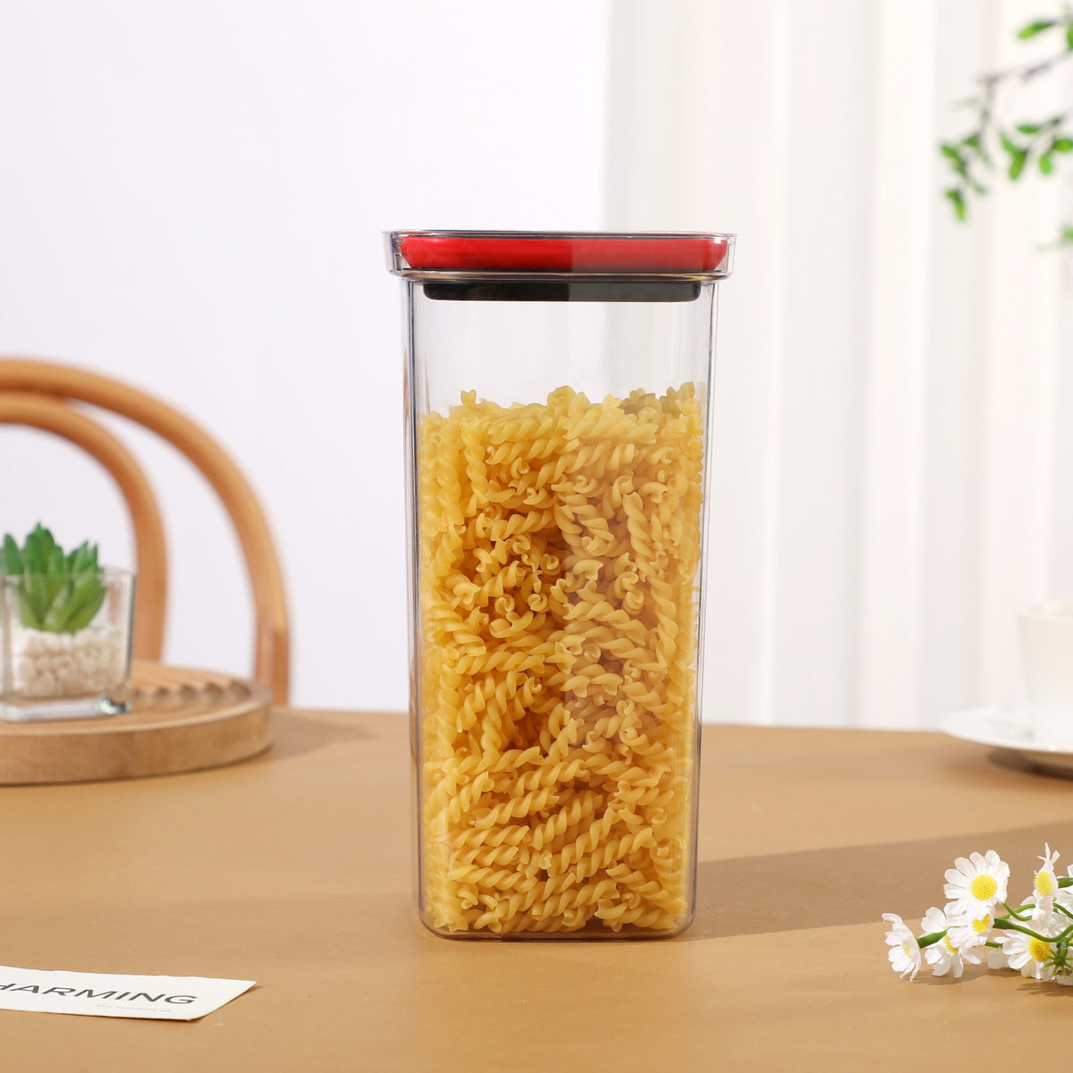 Recipient Depozitare Alimente Etans, Container pentru Cereale si Ingrediente, Plastic PET Stivuibil, Sistem Inchidere Flip cu Silicon, 2000 ml, 11.5 x 11.5 x 23 cm, Transparent cu Capac Negru