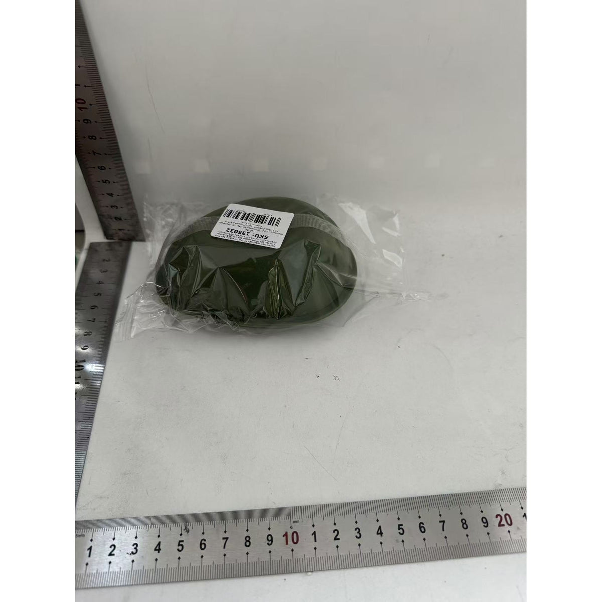 Cutie Alimentara Pentru Depozitare Si Prospetime, Model Avocado Cu Inchidere Prin Rasucire, Plastic Durabil, 500 ml, Verde Inchis, 12.5 x 5.4 cm