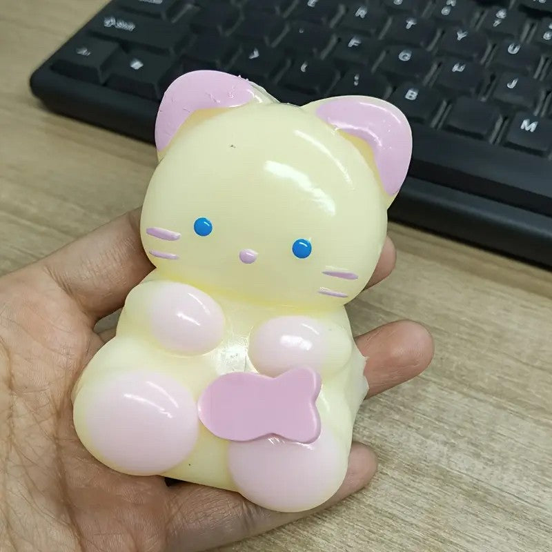 Jucarie Antistres Squishy Squeeze Pinch Family, Model Pisicuta cu Pestisor, Material Moale cu Revenire Lenta, Galben, 9 x 5.5 cm