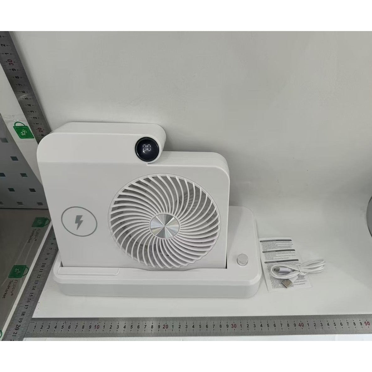 Ventilator Portabil 2 in 1 cu Incarcare Telefon Wireless, 100 Trepte de Viteza, Afisaj Digital, Acumulator 2400 mAh, Silentios, USB-C, Plastic, 25 x 16.5 x 24 cm, Alb