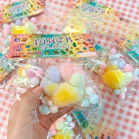 Jucarie Antistres Squishy, Model Labuta de Pisica Pufoasa, Revenire Lenta, Material Moale, 6x6 cm, 70g, Multicolor
