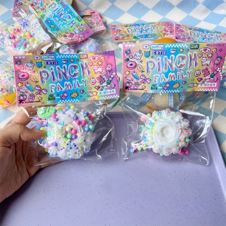 Jucarie Antistres Squishy, Model Prajitura cu Revenire Lenta, Jucarie Senzoriala tip Squeeze, Spuma Moale, 8x8 cm, 90g, Multicolor