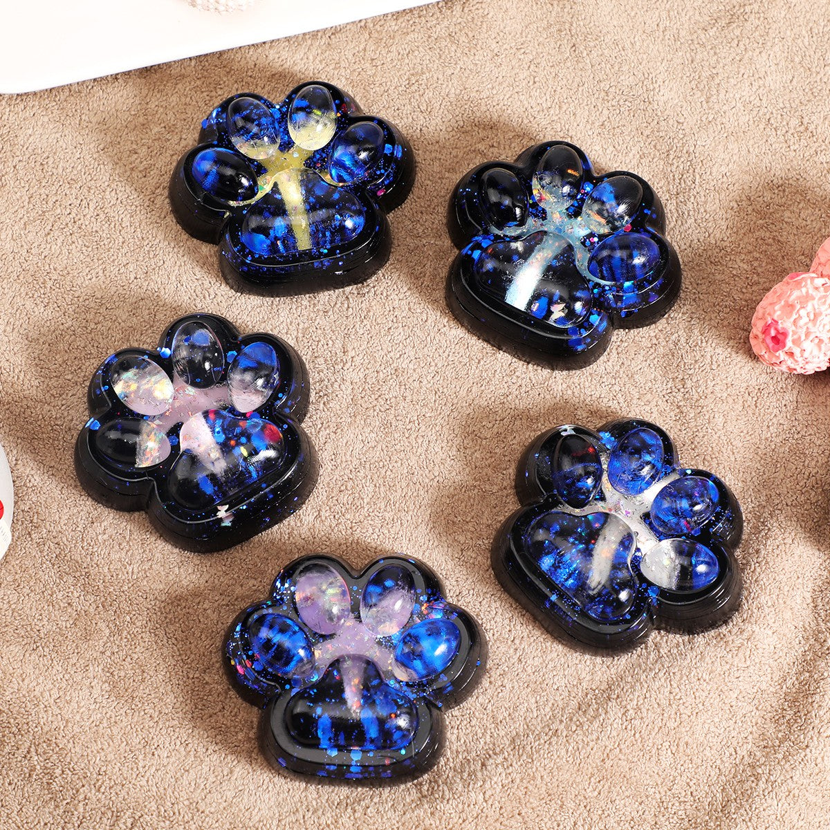 Jucarie Antistres Squishy, Model Labuta de Pisica Cat Paw, Revenire Lenta, Material TPR Moale, 6.5 x 6 cm, Negru cu Insertii Galaxie