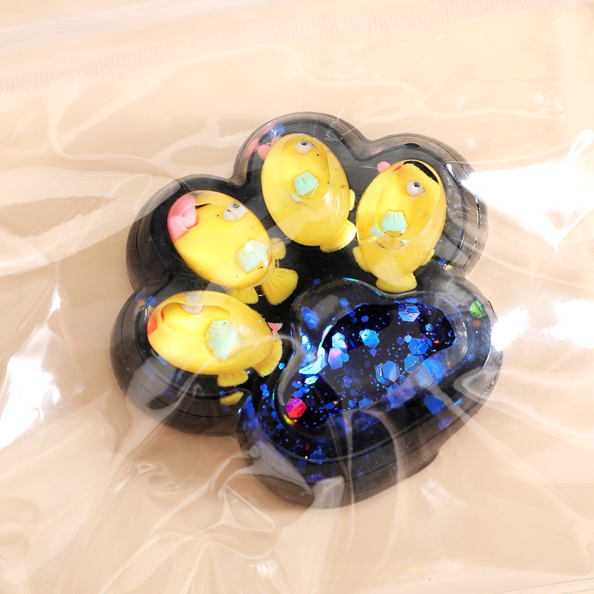 Jucarie Antistres Squishy, Model Labuta de Pisica Cat Paw, Revenire Lenta, Material TPR Moale, 6 x 6.5 cm, Negru cu Insertii Pestisori