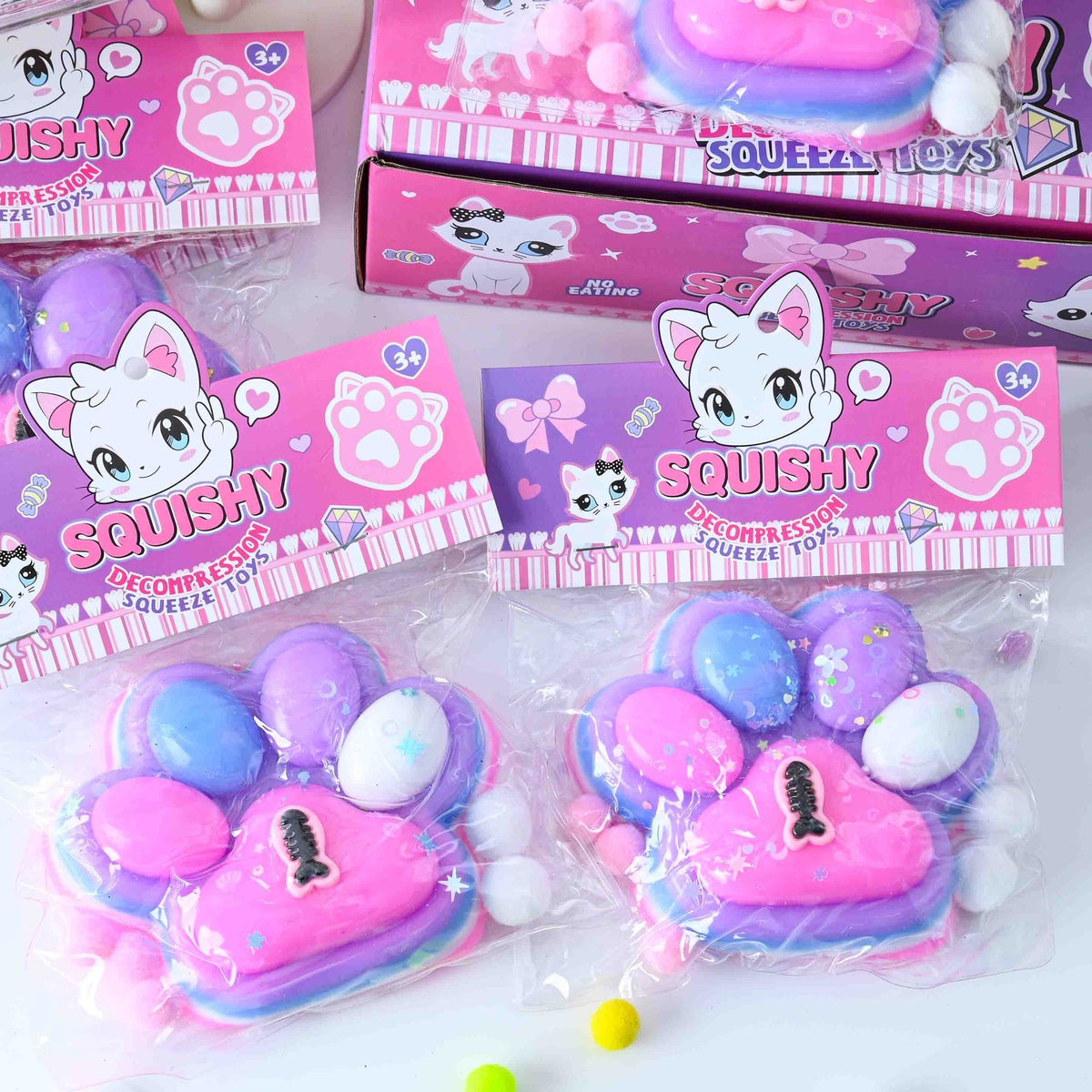Jucarie Antistres Squishy Model Labuta de Pisica cu Pestisor, Textura Moale cu Revenire Lenta, Squeeze Pinch Family, 220g, 12.5 x 10.5 cm, Roz-Multicolor