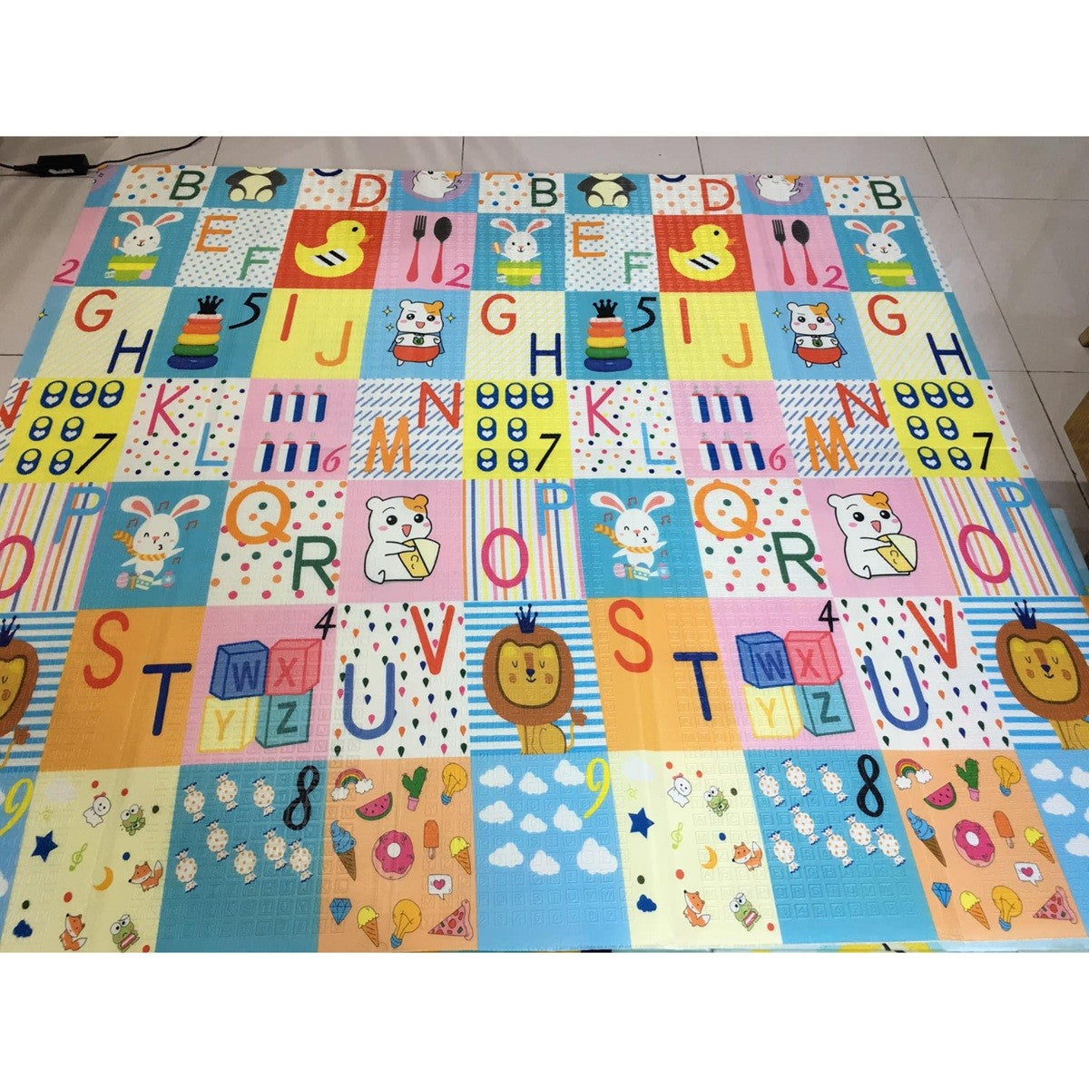 Covoraș de Joacă pentru Copii, Pliabil cu 2 Fețe, Impermeabil și Antiderapant, Protecție Termică din XPE și PE, Model Litere și Girafe, 180 x 200 x 1 cm, Multicolor