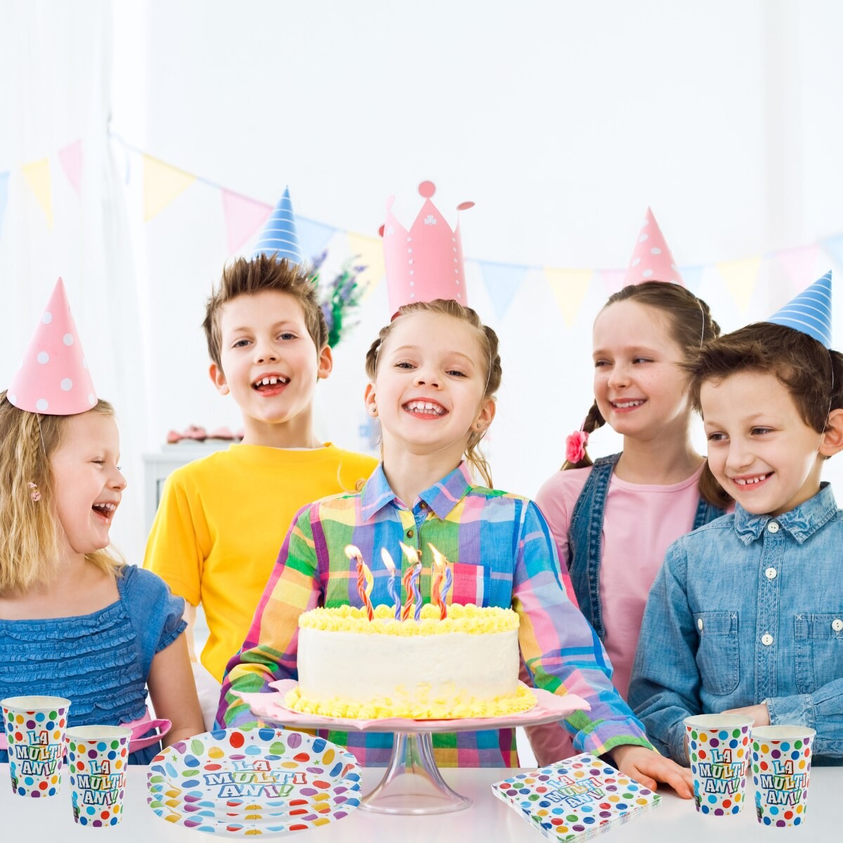Fata de Masa Dreptunghiulara, Colectia La Multi Ani, Imprimeu Buline Festive, Material Plastic PE Impermeabil, Multicolor, 137 x 274 cm
