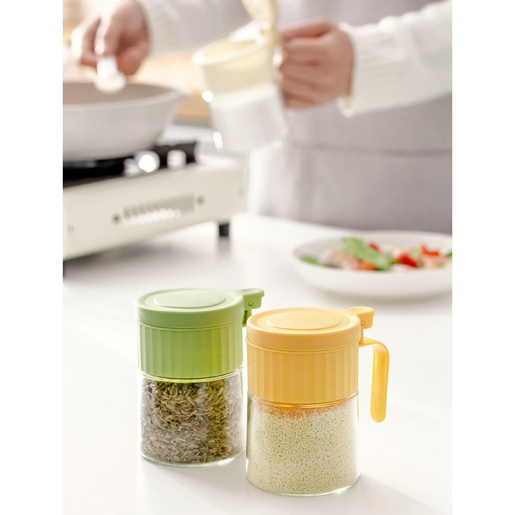 Recipient Condimente cu Lingurita si Maner Ergonomic, Borcan Depozitare Mirodenii, Sticla si Plastic PP, 180 ml, 10.6 x 7 x 7 cm, Verde Mat