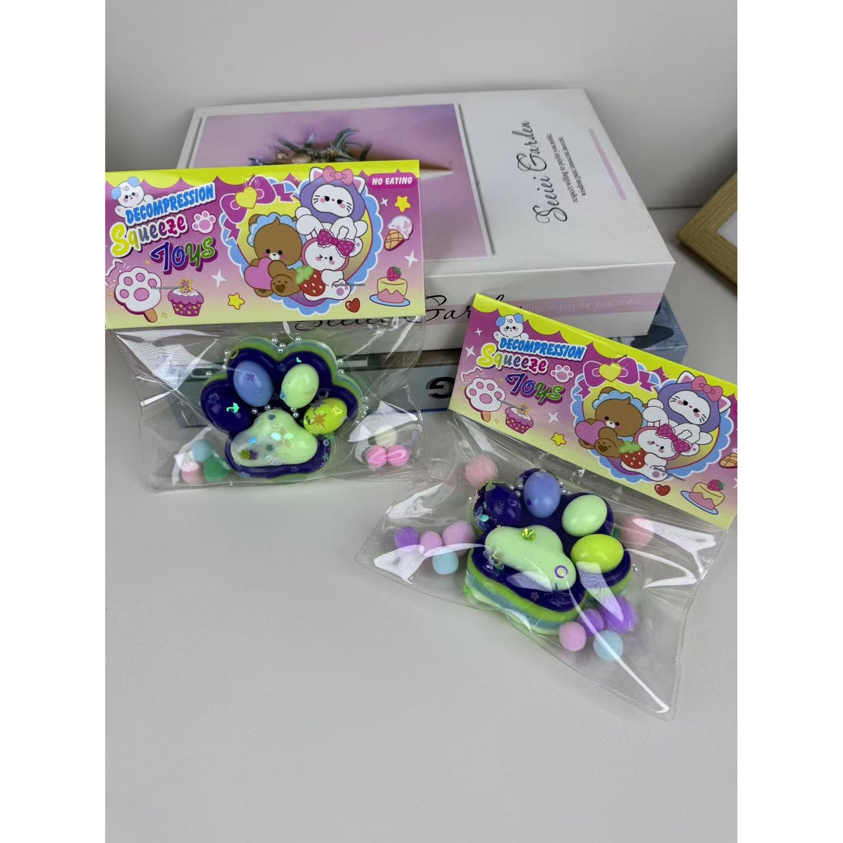 Jucarie Antistres Squishy, Model Labuta de Pisica Cat Paw cu Revenire Lenta, Squeeze Toy pentru Relaxare, Material TPR, 12.5x10.5 cm, 220 g, Multicolor