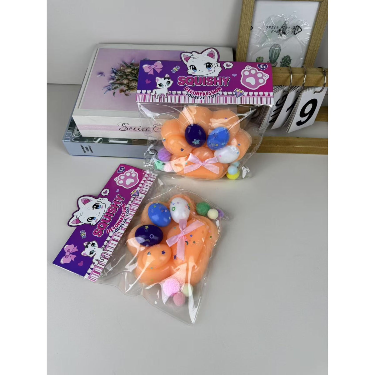 Jucarie Antistres Squishy, Revenire Lenta, Squeeze Toy Model Labuta de Pisica, Material TPR Moale, 12.5x10.5 cm, 220g, Multicolor