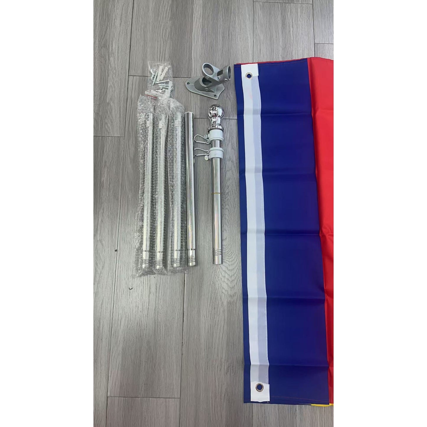Kit Steag România Cu Catarg Metalic 1.8 m Și Suport Perete, Tricolor Din Material Textil Rezistent, Set Complet Montare Exterior, 3 Piese