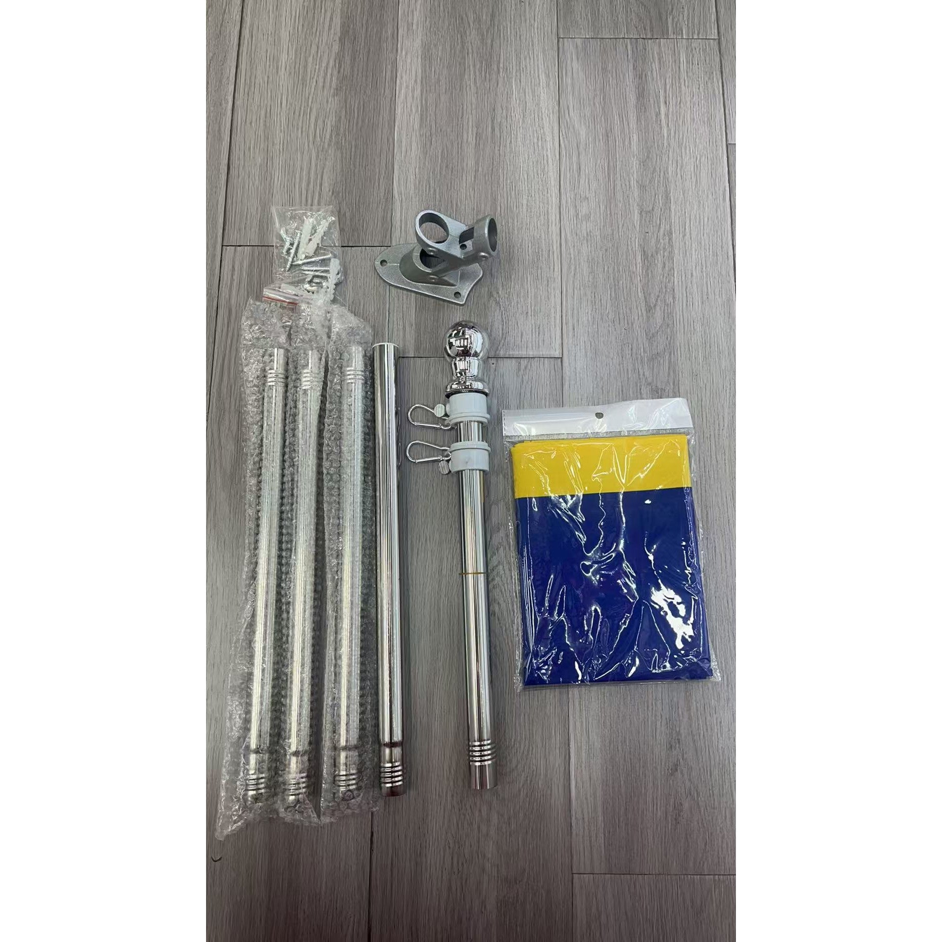 Kit Steag România Cu Catarg Metalic 1.8 m Și Suport Perete, Tricolor Din Material Textil Rezistent, Set Complet Montare Exterior, 3 Piese