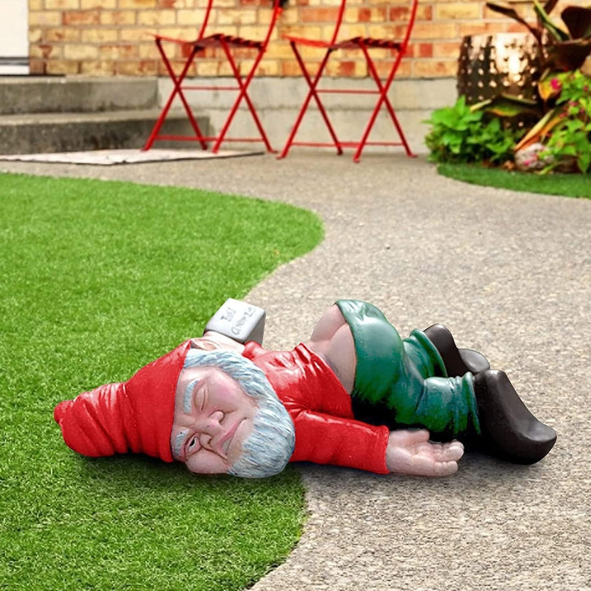 Pitic de Gradina Beat, Figurina Decorativa Amuzanta, Statuie Gnom pentru Exterior, Rasina Sintetica Rezistenta la Intemperii, 18 cm, Rosu