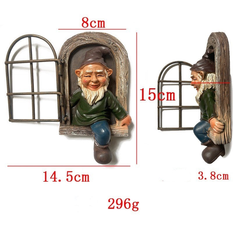 Decoratiune Gradina Model Elf la Fereastra, Statuie Figurina pentru Pom sau Perete, Rasina Rezistenta la Intemperii, 14.5 x 8 x 15 cm, Maro