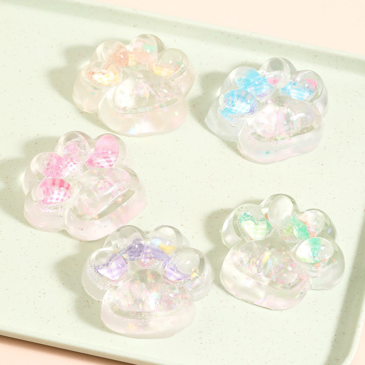 Jucarie Antistres Squishy, Labuta de Pisica Pufoasa cu Revenire Lenta, Model Inima, Material TPR Flexibil, 7 x 6.5 cm, Multicolor