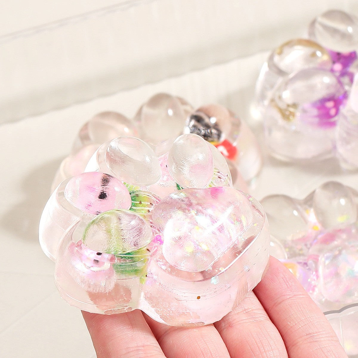 Jucarie Antistres Squishy, Labuta de Pisica Pufoasa cu Revenire Lenta, Model Ciuperca, Material TPR Flexibil, 7 x 6.5 cm, Multicolor