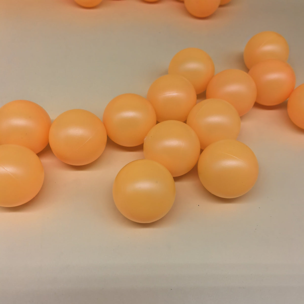 Joc de Baut Beer Pong, Set Interactiv pentru Petreceri Adulti, 24 Pahare Reutilizabile si 24 Mingi de Tenis, Plastic, Albastru Portocaliu