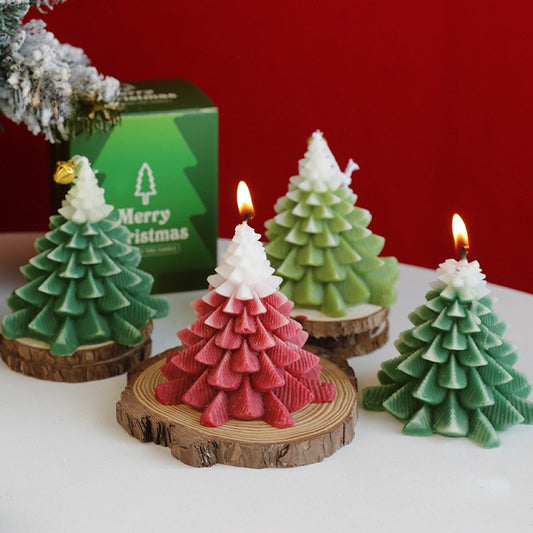 Lumanare Parfumata de Craciun in Forma de Brad, Ceara de Soia Naturala, Design Handmade Noaptea de Ajun, Note Orientale Florale, 8 x 7 x 7 cm, Verde cu Alb