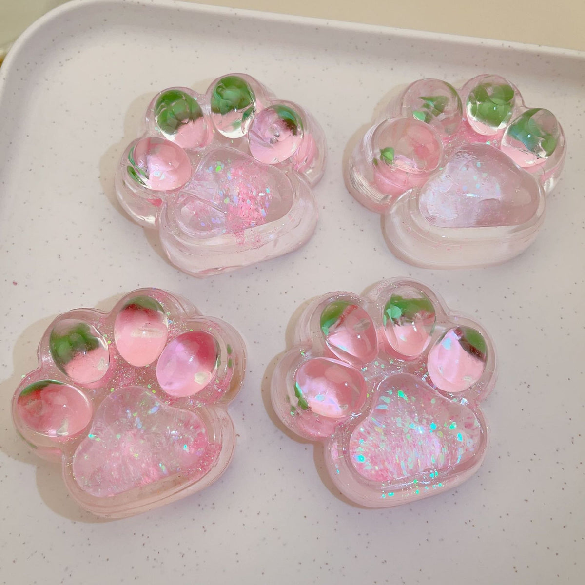 Jucarie Antistres Squishy, Labuta de Pisica Pufoasa cu Revenire Lenta, Material TPR Moale pentru Terapie Senzoriala, 7.5 x 6 cm, Multicolor