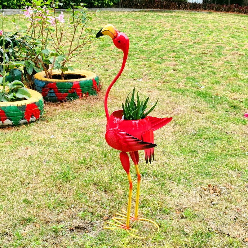 Decoratiune Gradina Flamingo cu Suport pentru Plante si Flori, Ornament Metalic pentru Ghiveci, Stil Tropical, Fier Vopsit Electrostatic, 73 x 34 x 22 cm, Roz