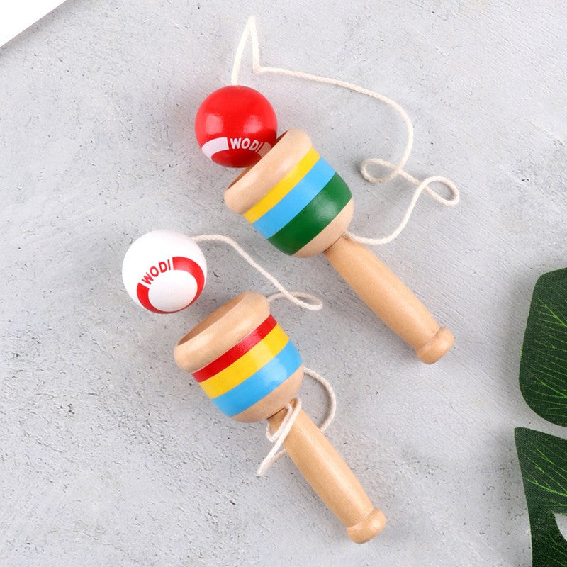 Wodi Jucarie Cupa de Indemanare cu Bila, Sabie Minge pentru Coordonare Ochi-Mana, Joc Traditional Stil Kendama, Lemn Natur, 10 x 3 cm, Rosu