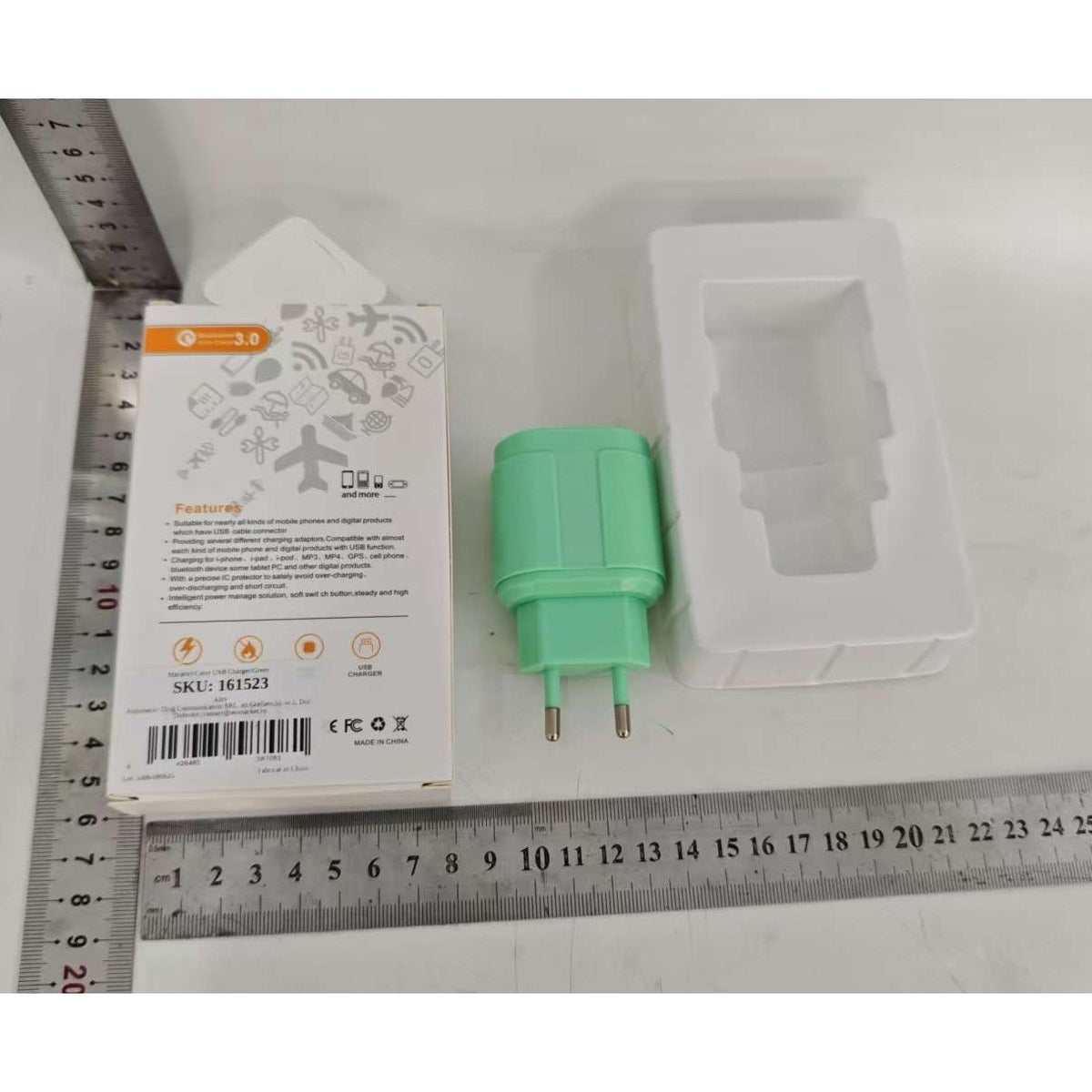 Încărcător Rapid QC 3.0, Adaptor Priză cu 3 Porturi USB, Putere 18W și 2.1A, Protecție Supraîncălzire, Material ABS, Gama Macarons, Verde