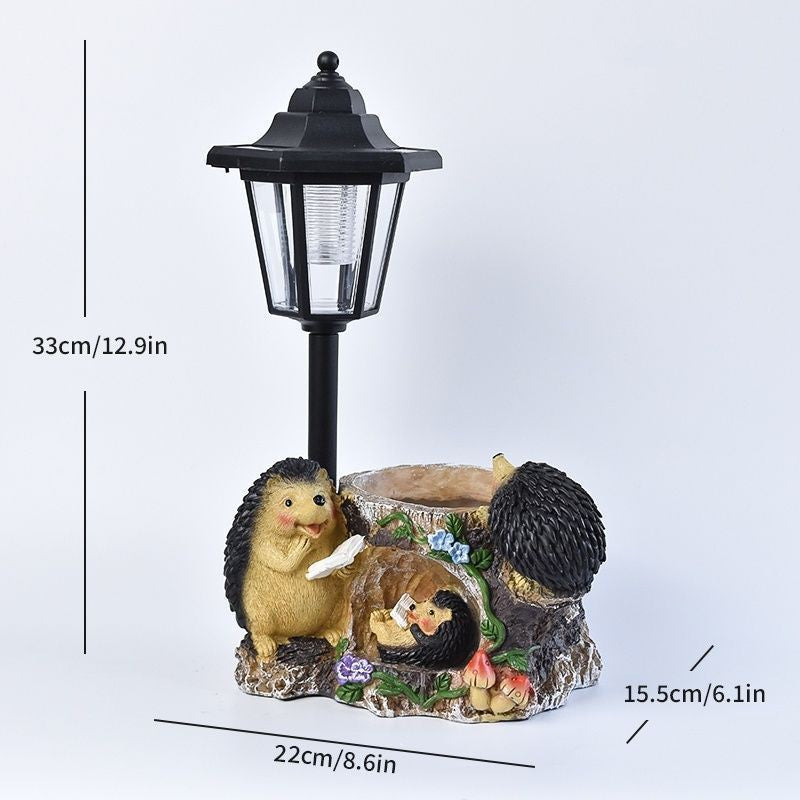 Lampa Solara Decorativa pentru Gradina, Figurina 3 Arici cu Suport pentru Plante, Lumina LED Calda, Rasina Rezistenta la Exterior, 33 x 22 x 15.5 cm, Negru