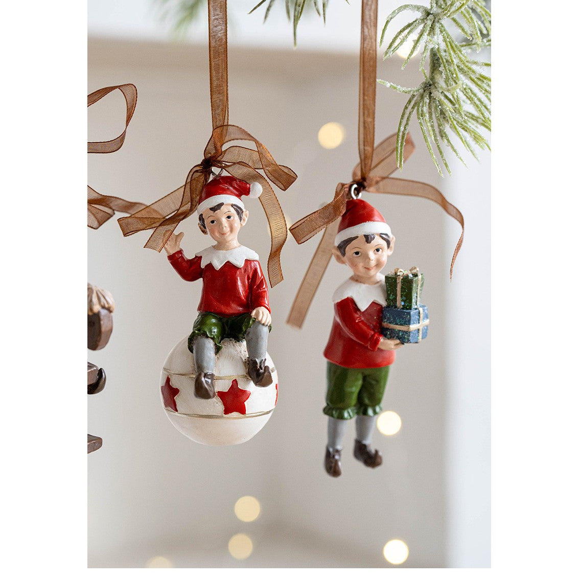 Decoratiune De Craciun Pentru Brad, Model Elf Cu Cadouri, Figurina Festiva Din Rasina, Multicolor, 10 x 3 cm