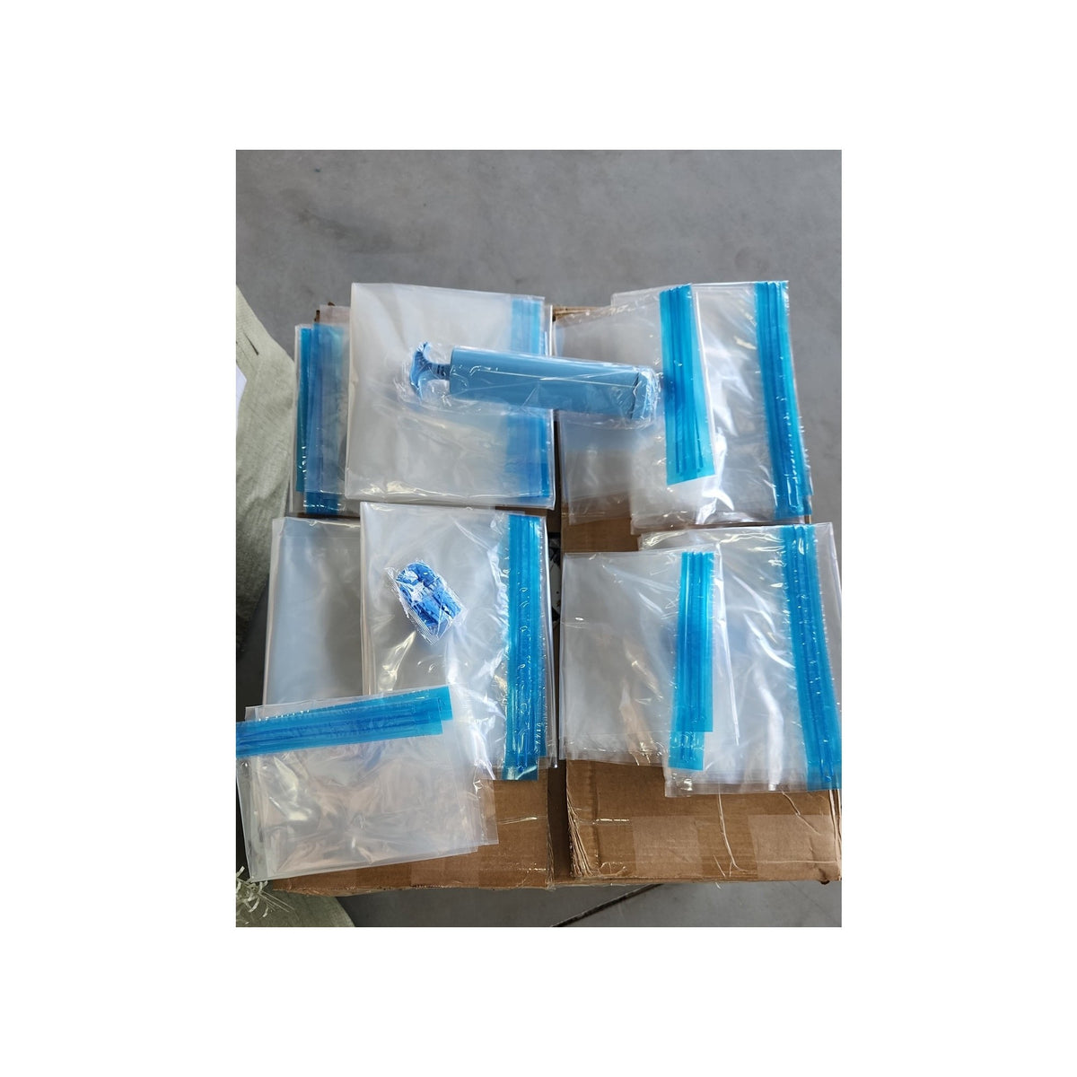 Set 9 Saci de Vidat Haine si Lenjerie, Organizare si Depozitare, Etansare prin Vacuum, Reutilizabili si Impermeabili, Material PET si PE, Pompa Manuala Inclusa, Transparent, Marimi Mixte