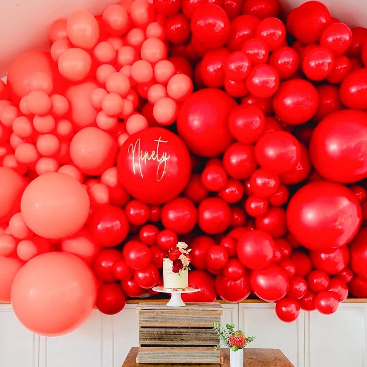 Set 12 Baloane din Latex Standard, Potrivite pentru Aer sau Heliu, Decoratiuni Petreceri si Aniversari, 25 cm, Rosu