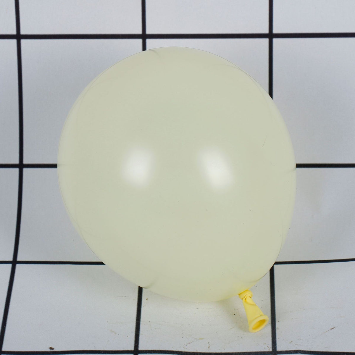 Set 12 Baloane Party, Latex Macaroon Rezistent, Potrivite Aer sau Heliu, Galben, 30 cm