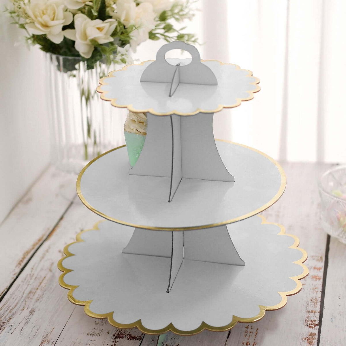 Etajera Suport pentru Prajituri si Cupcakes, Design Elegant cu 3 Nivele, Carton Rezistent, Inaltime 38 cm, Diametre 16/22/29 cm, Alb