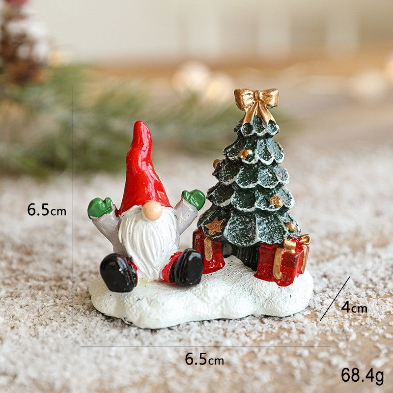 Ornament Craciun Figurina Mos Craciun cu Brad si Cadouri, Decoratiune Masa sau Birou, Rasina, 6.5 x 6.5 x 4 cm, Rosu/Alb/Verde